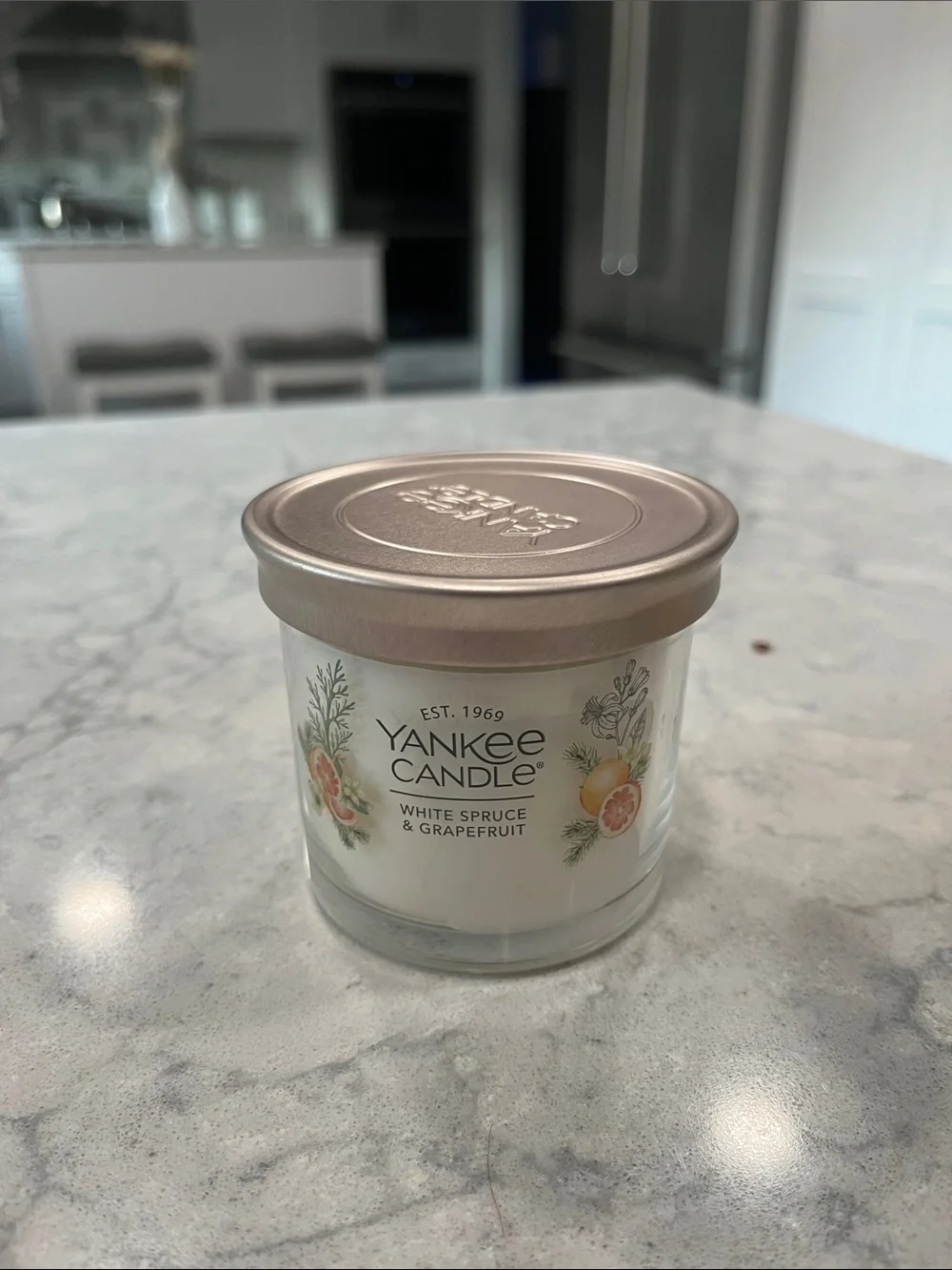 Yankee Candle White Spruce & Grapefruit 4 oz New